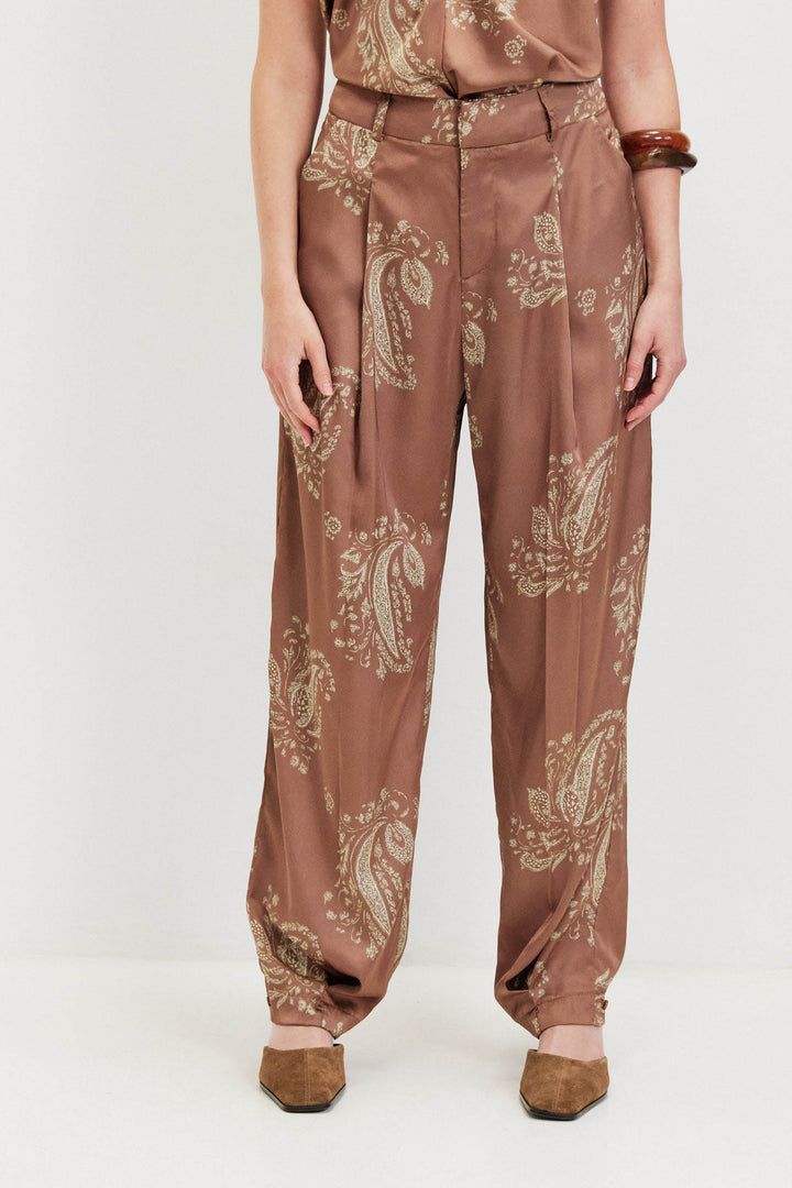 HANNAH BARREL BROWN PANTS