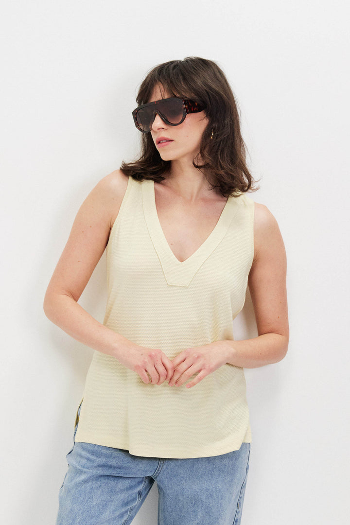 BILLY YELLOW TOP