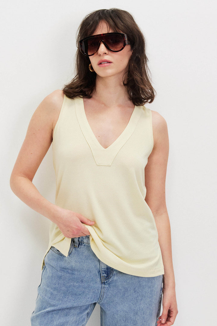 BILLY YELLOW TOP