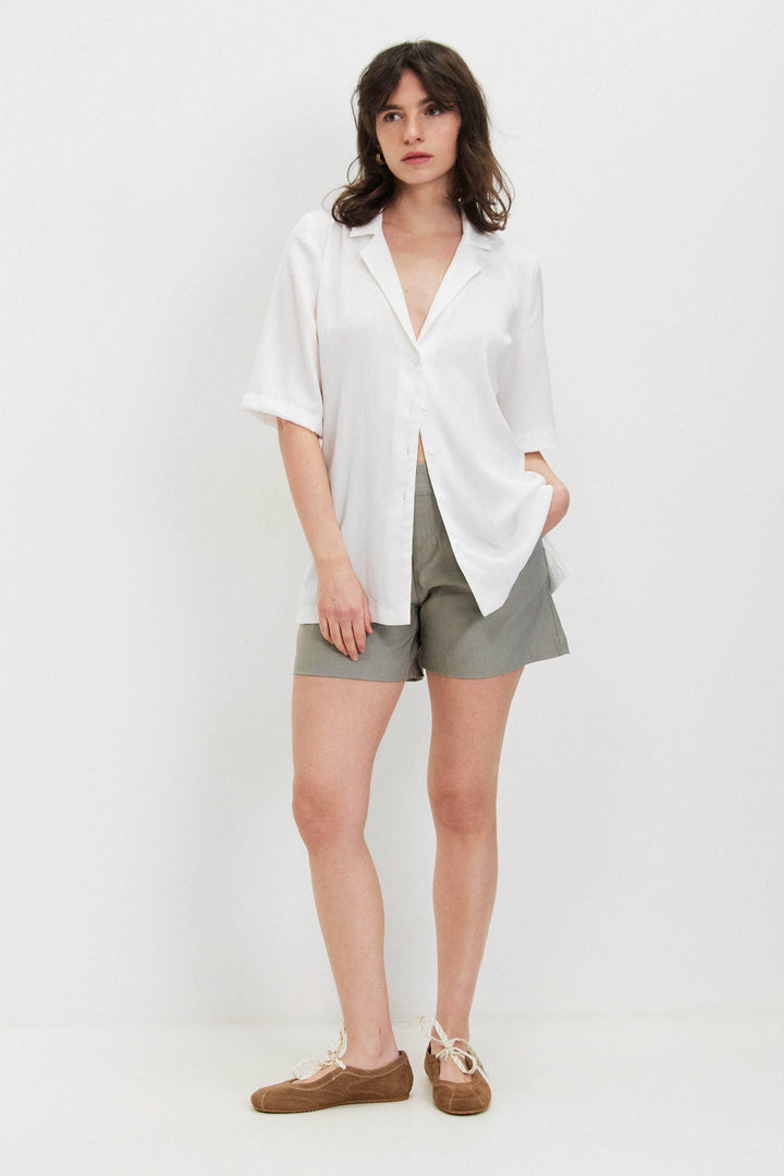 MAY LIGHT OLIVE SHORTS
