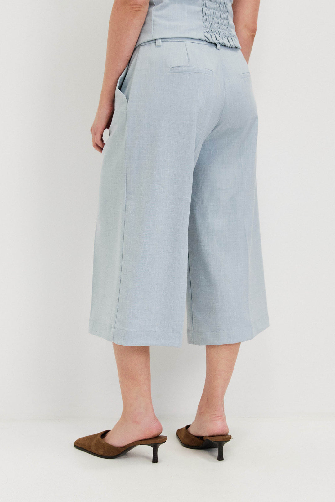 WIDE LEG LIGHT BLUE BERMUDA