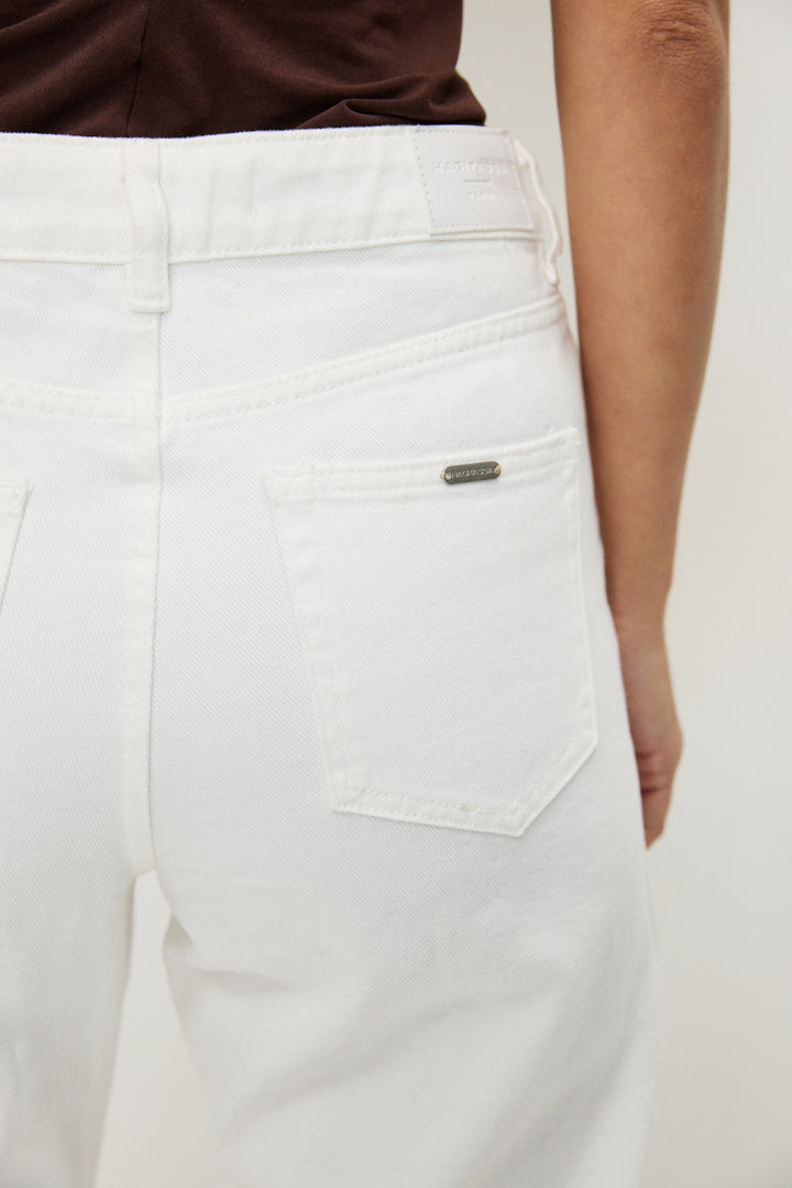 CARA STRAIGHT WHITE JEANS