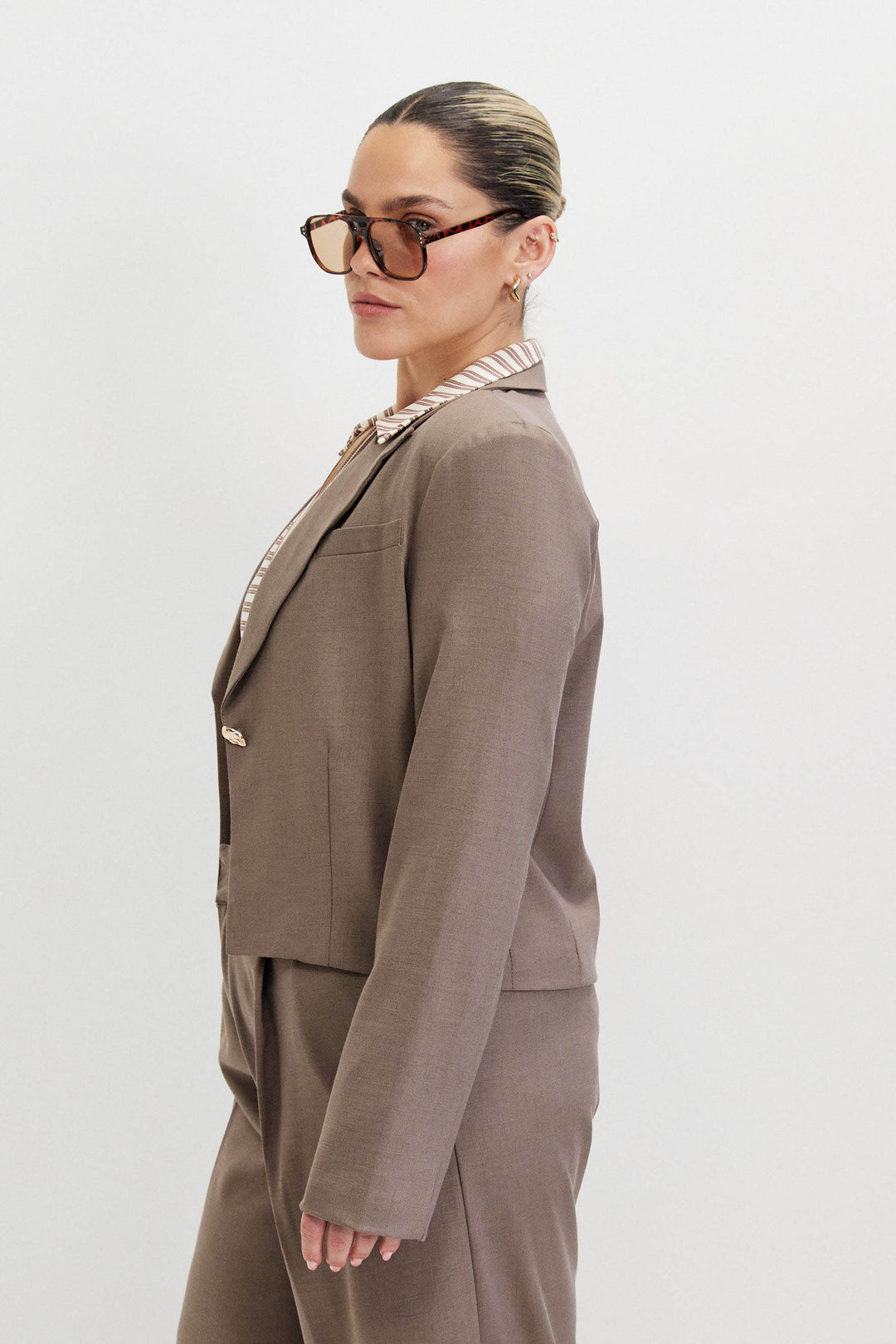 OR CLASSIC BROWN JACKET