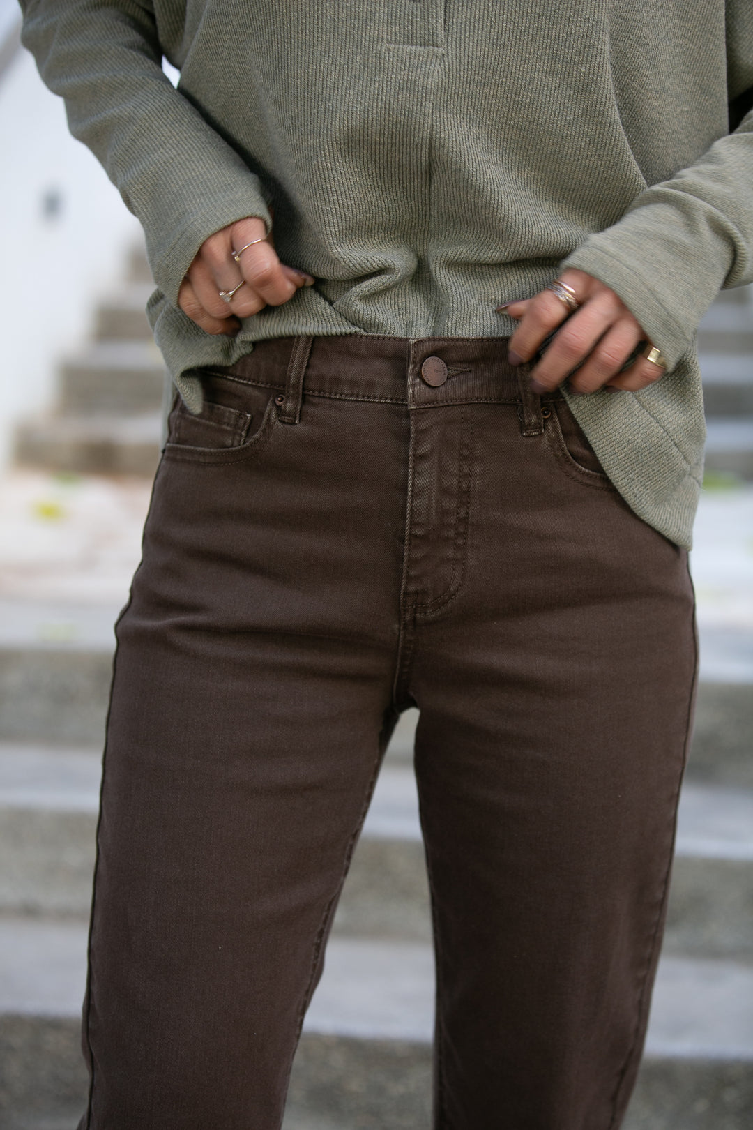 BROWN SLIM JEANS