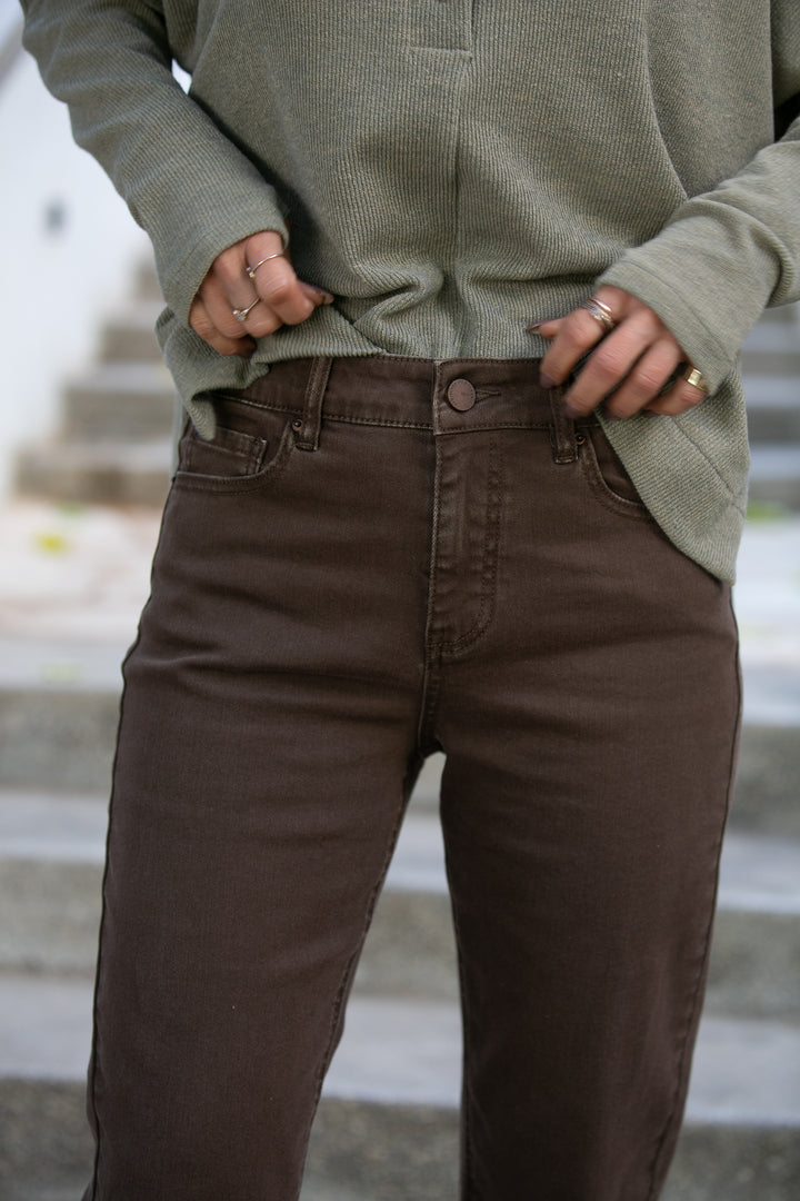 BROWN SLIM JEANS
