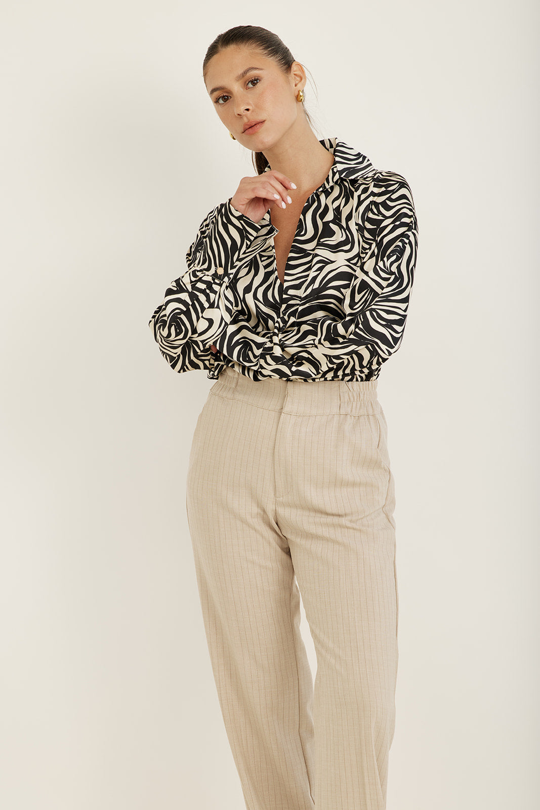 MELISSA BLACK AND WHITE SHIRT