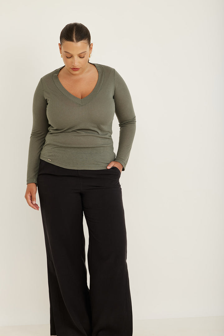 RIVA DARK OLIVE V-SHIRT