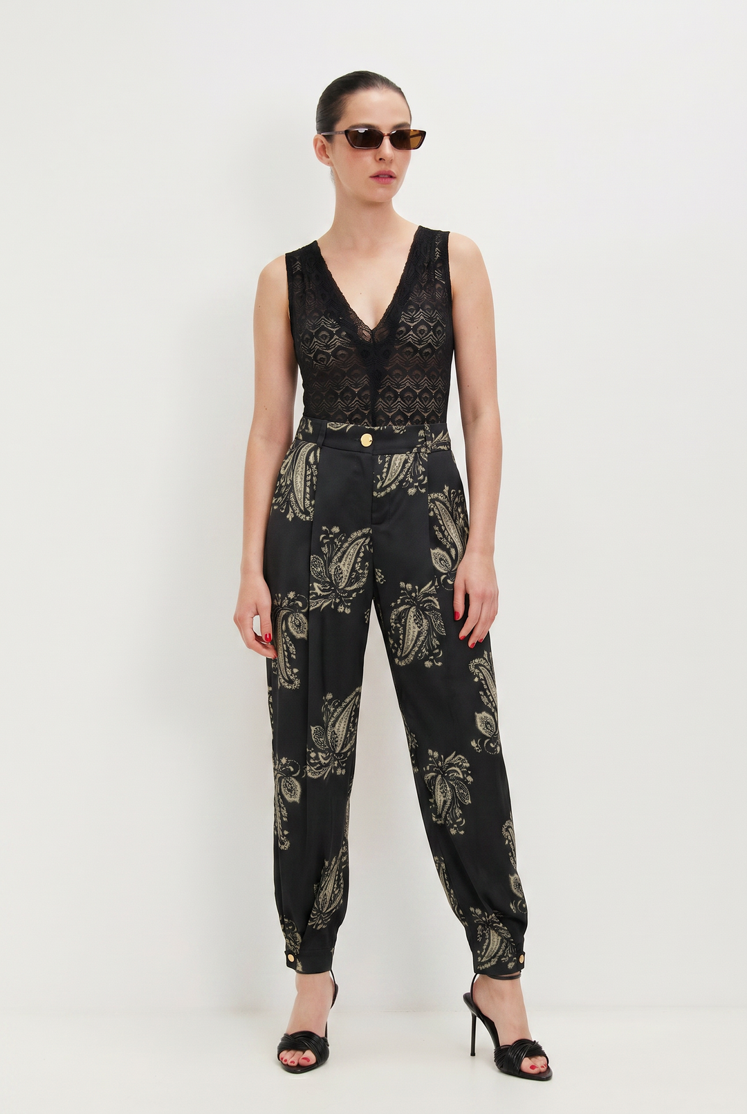 HANNAH BARREL BLACK PANTS