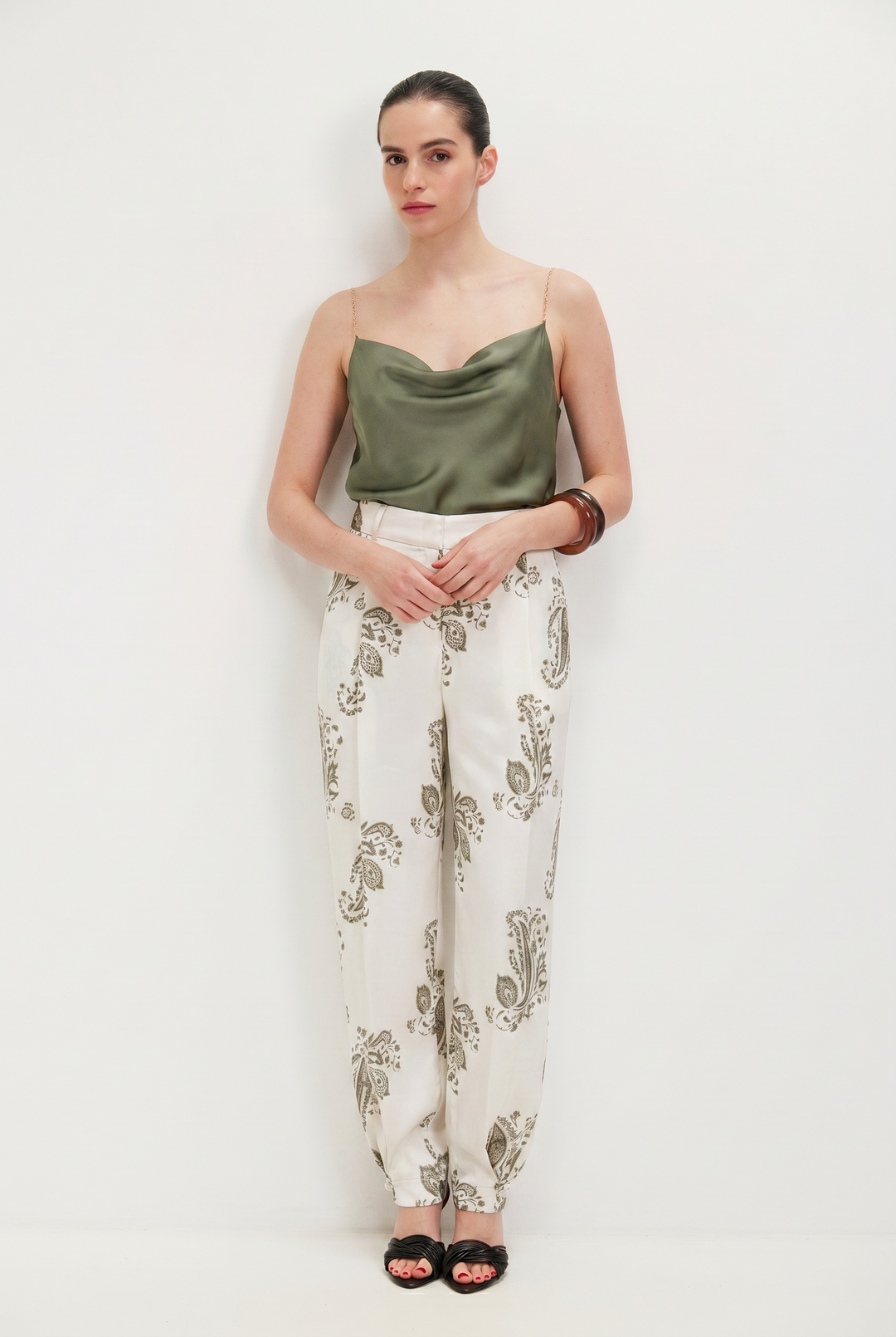 HANNAH BARREL WHITE PANTS