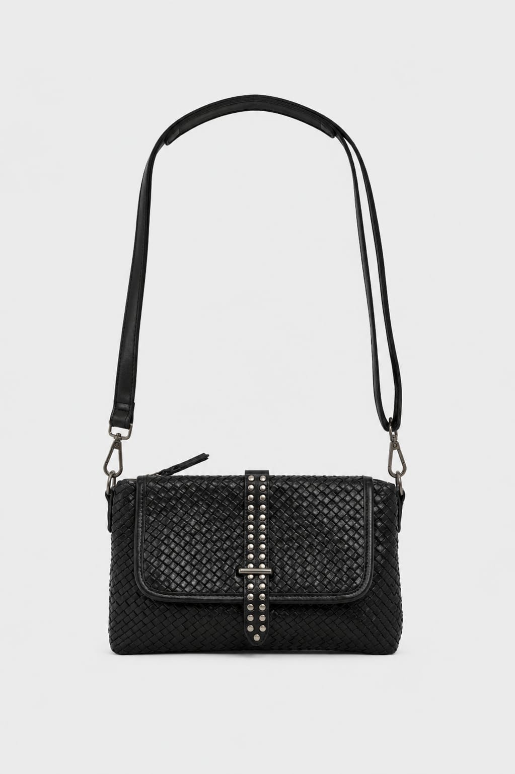 WOVEN SHOULDER BLACK BAG