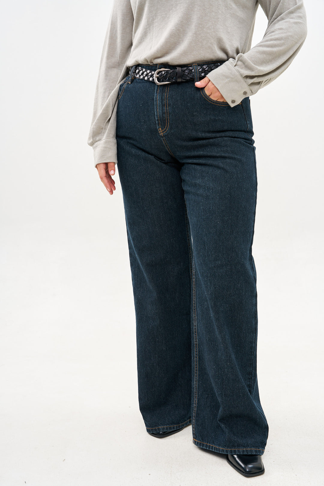 WIDE LEG JEANS