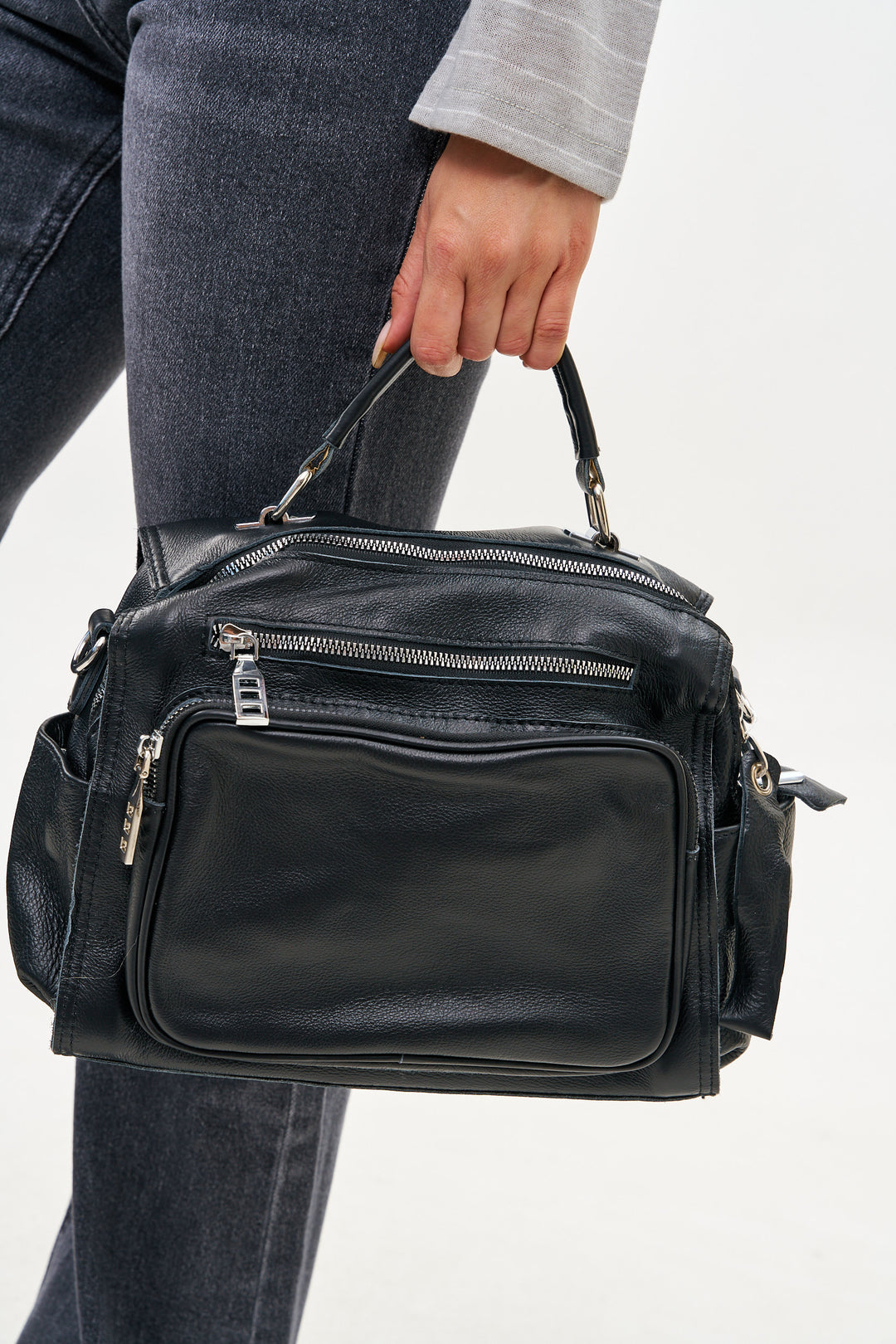 SQUARE BLACK LEATHER BAG