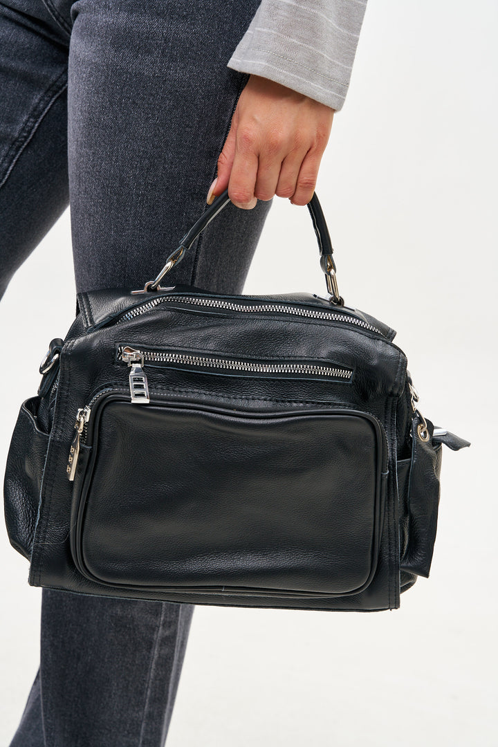 SQUARE BLACK LEATHER BAG