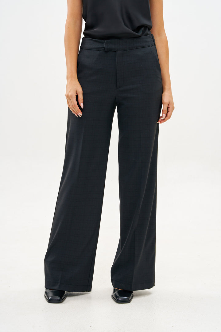 ROMI CLASSIC BLACK PANTS