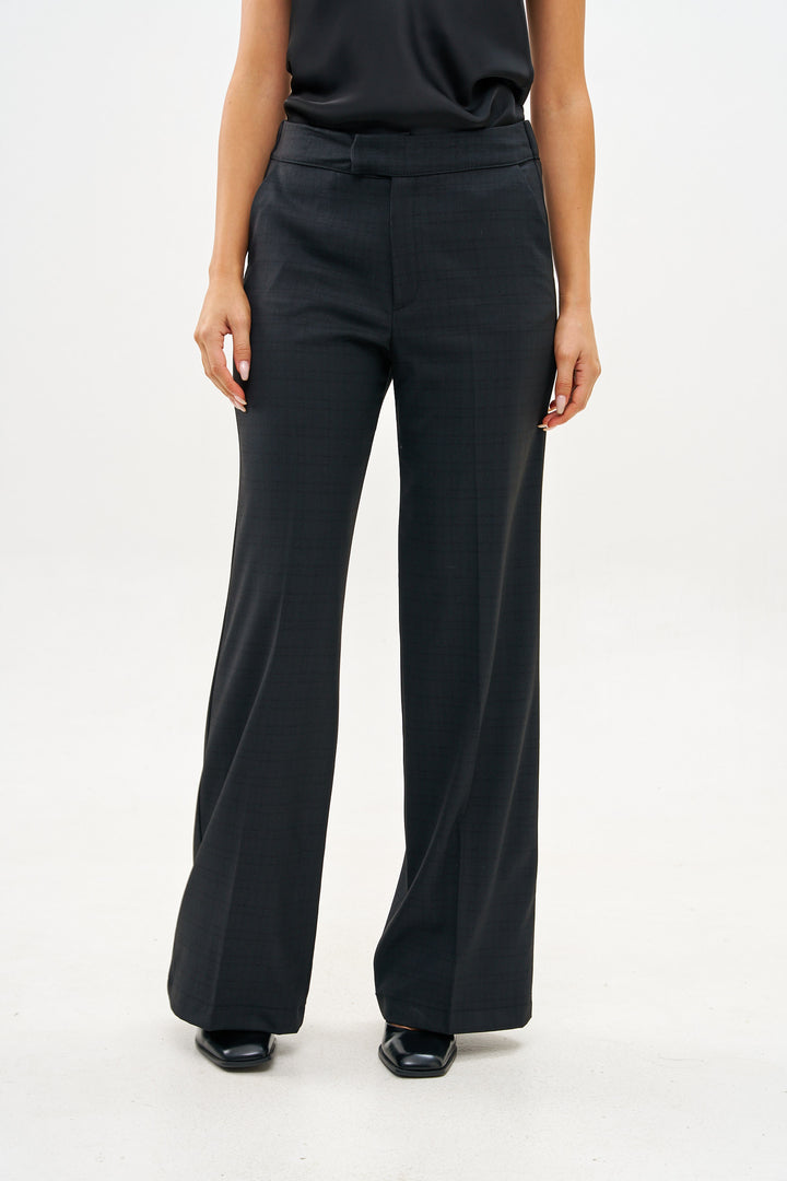 ROMI CLASSIC BLACK PANTS