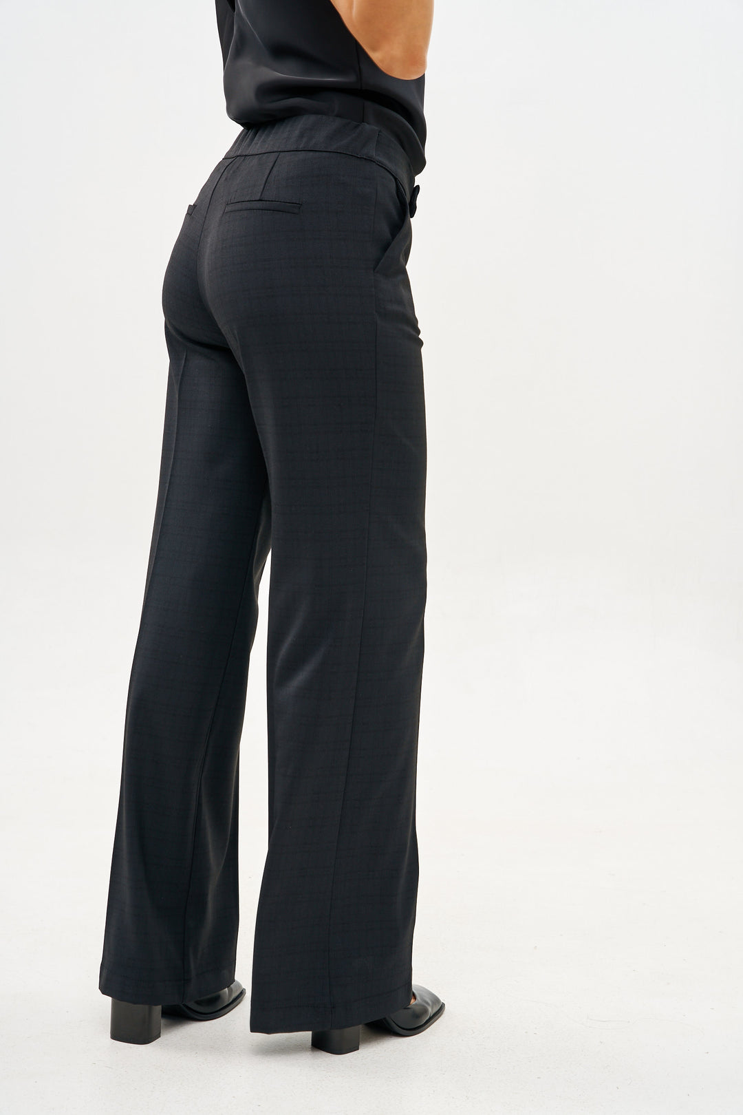 ROMI CLASSIC BLACK PANTS