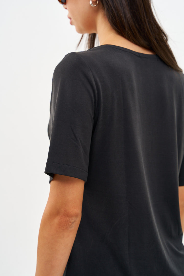 WANDA BLACK V-SHIRT