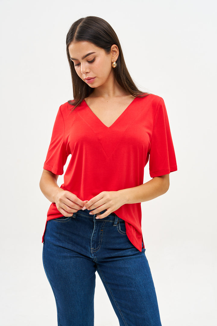 WANDA RED V-SHIRT