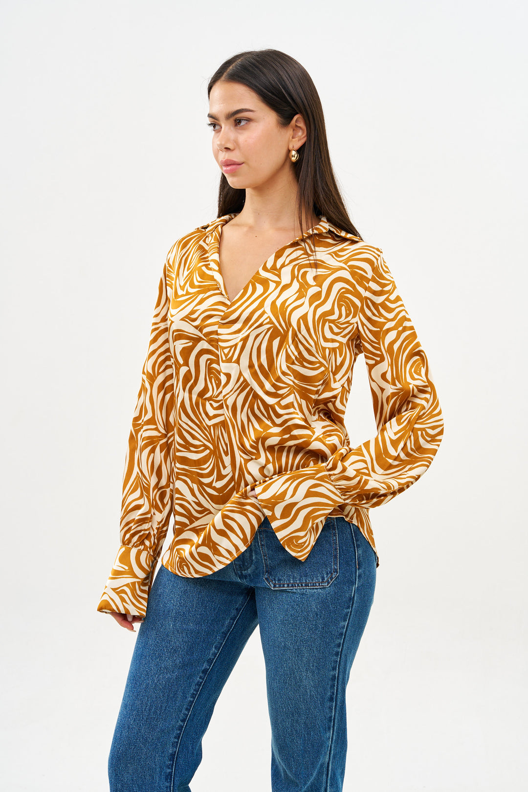 MELISSA CAMEL AND WHITE SHIRT