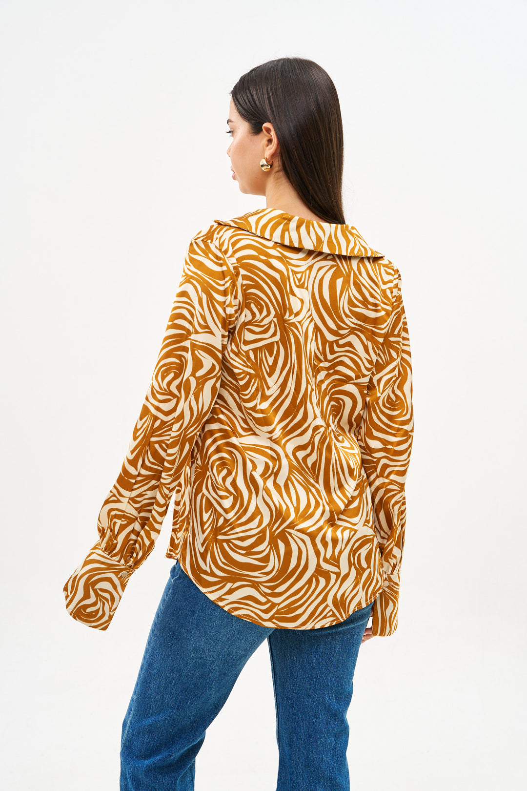 MELISSA CAMEL AND WHITE SHIRT