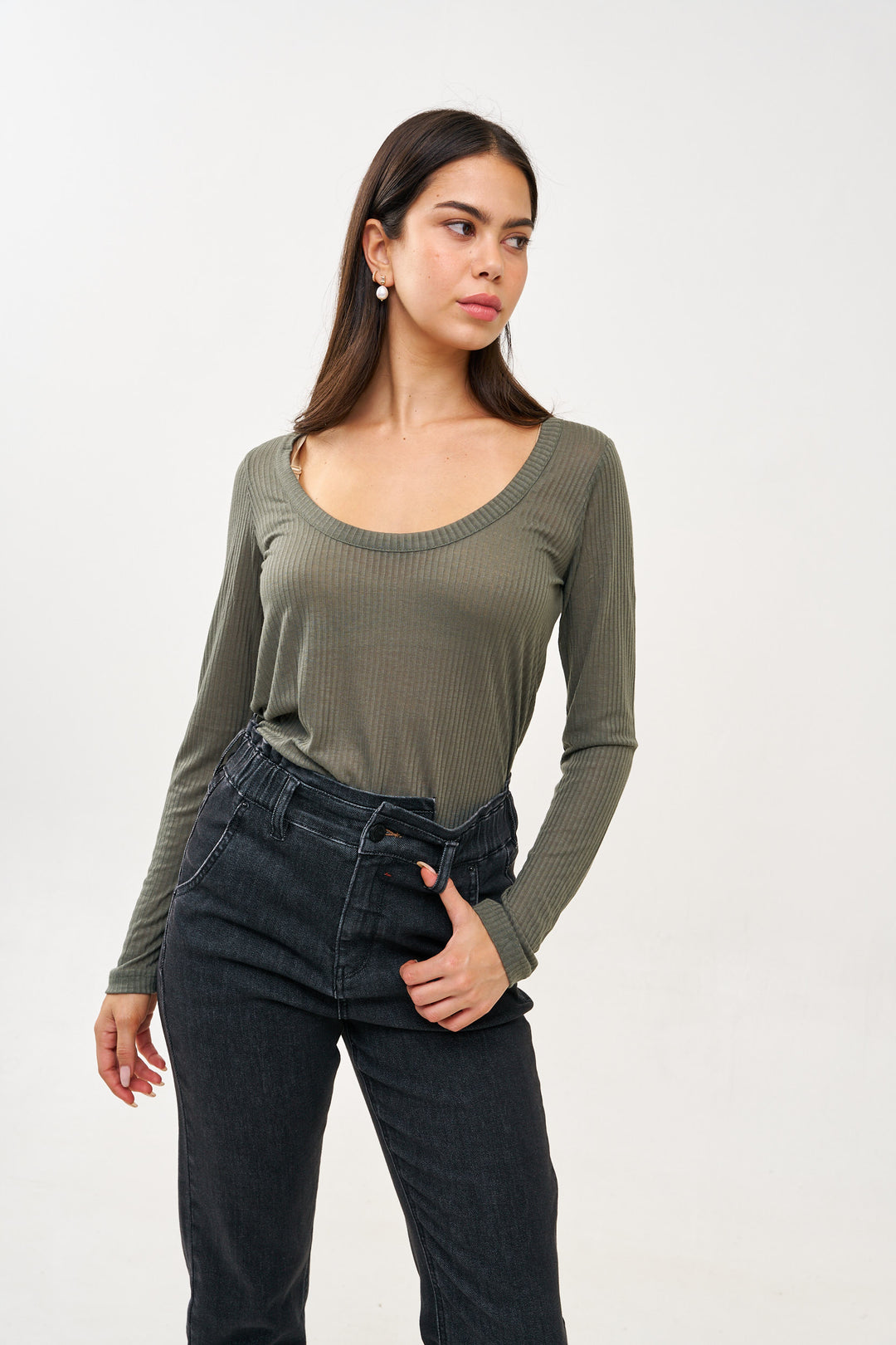 RITA DARK OLIVE T-SHIRT
