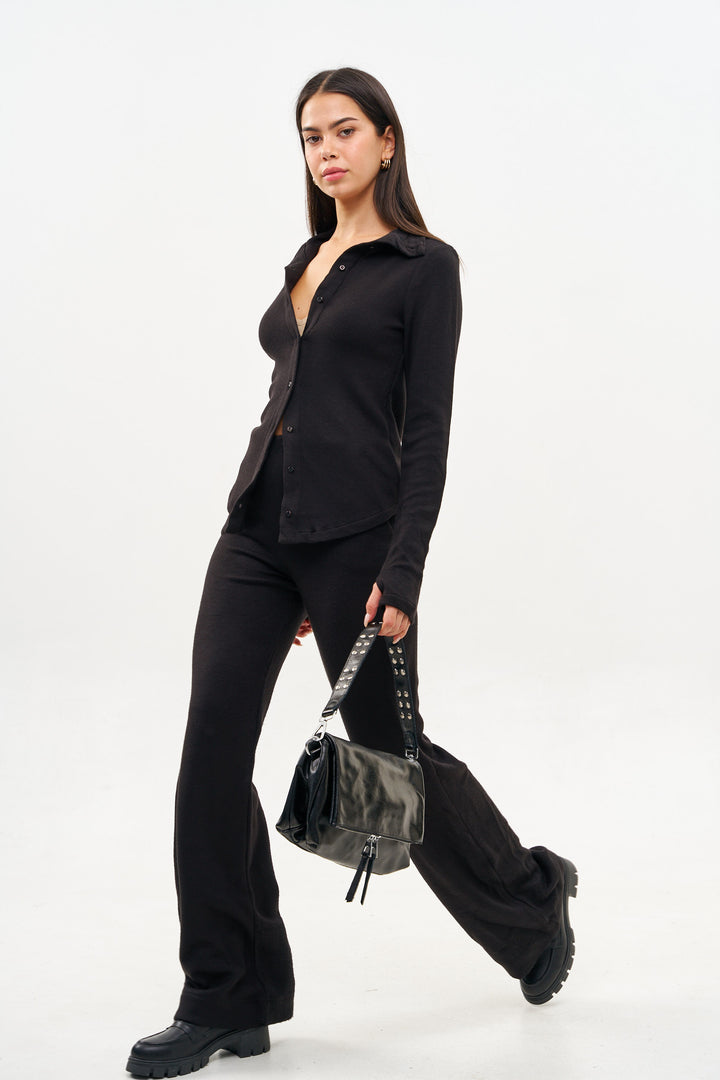 LEATHER BAG WITH DISC-CHARM ZIPPER BLACK