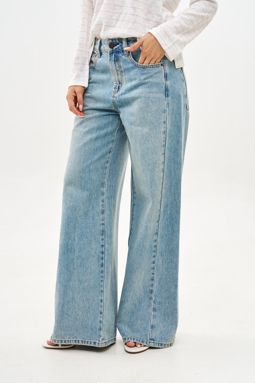 SUPER WIDE LEG JEANS