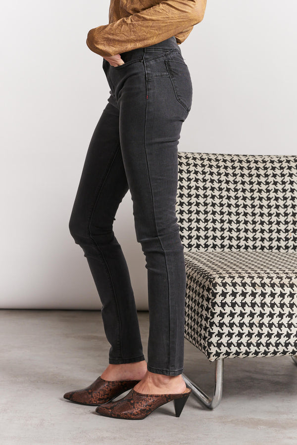 Adriana Black Jeans